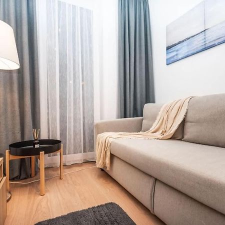 City Center Apartment - Modern & Elegant Bratislava Esterno foto
