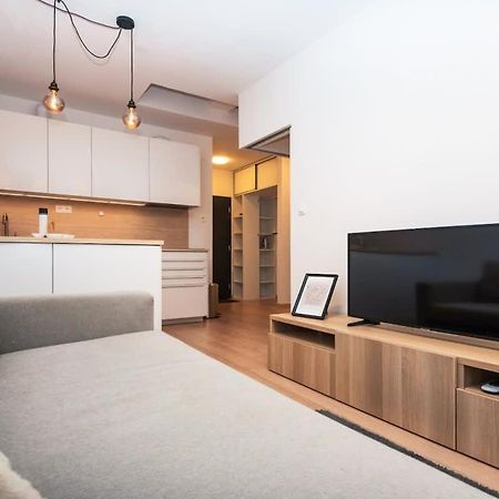 City Center Apartment - Modern & Elegant Bratislava Esterno foto