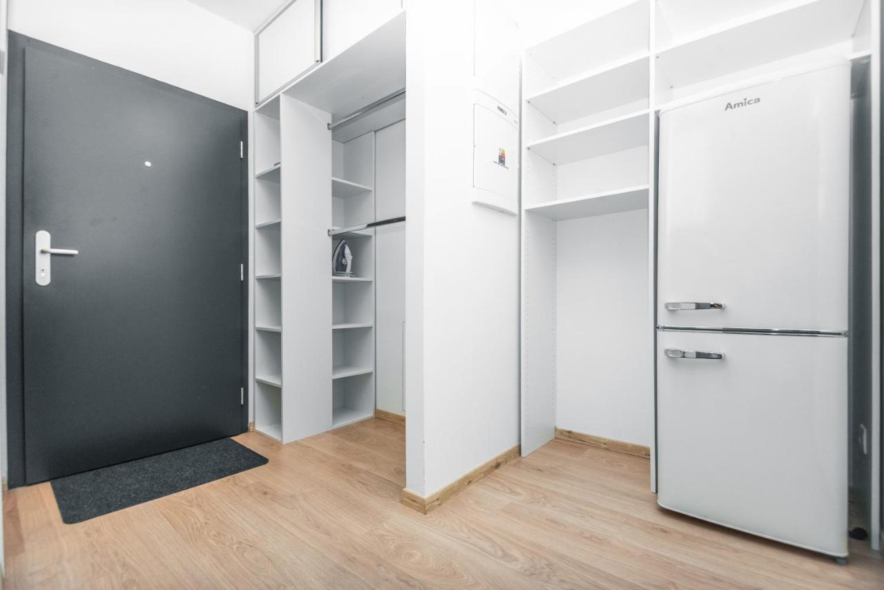City Center Apartment - Modern & Elegant Bratislava Esterno foto