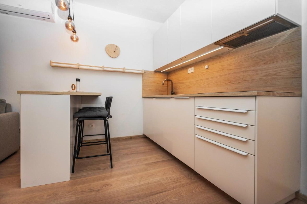 City Center Apartment - Modern & Elegant Bratislava Esterno foto