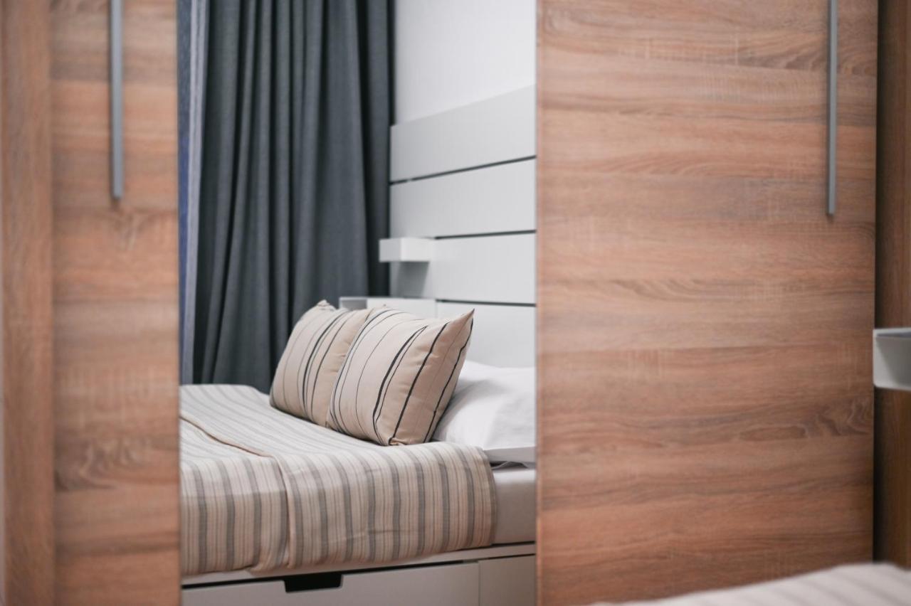 City Center Apartment - Modern & Elegant Bratislava Esterno foto