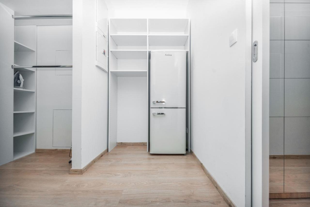 City Center Apartment - Modern & Elegant Bratislava Esterno foto