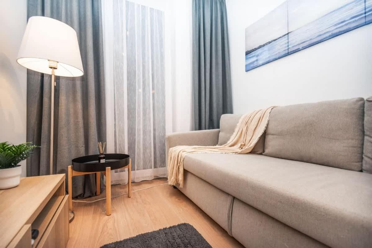 City Center Apartment - Modern & Elegant Bratislava Esterno foto